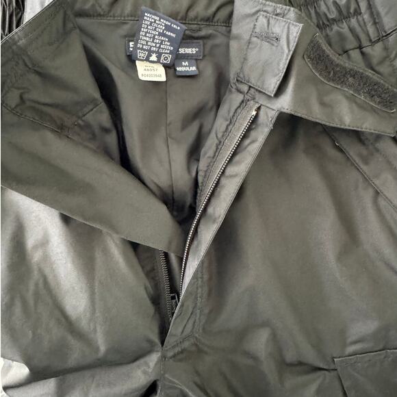 5.11 Tactical Duty Rain Pant Mens Medium Waterproof Pant - Picture 8 of 10